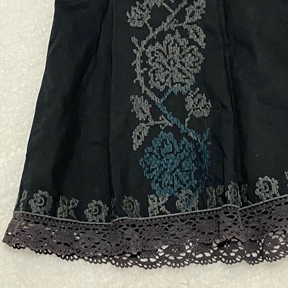 Ann Taylor Loft Embroidered Lace Skirt Size 0 P - Picture 2 of 7